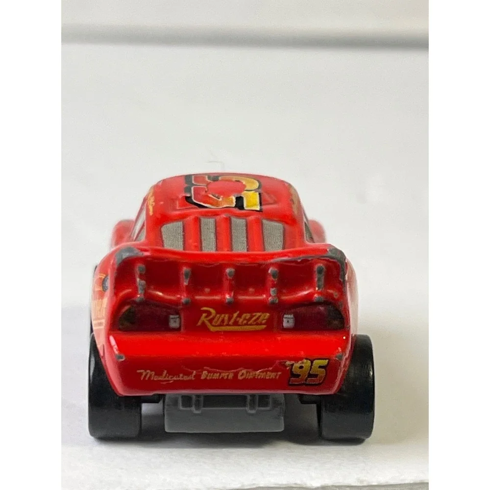 Disney Pixar Cars Mini Racers Lightning McQueen Luigi Bobby Swift Mattel Diecast